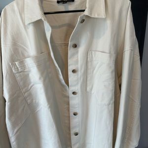 New! Banana Republic chambray cream colored cropped jacket size XL.